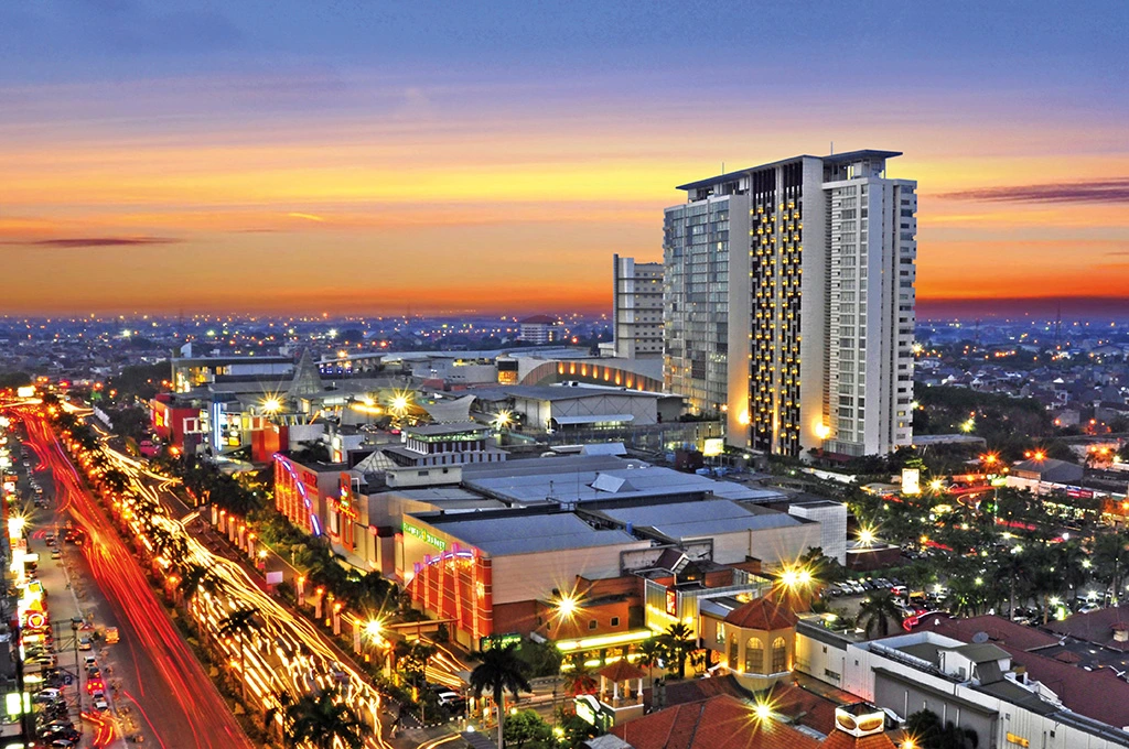 Kawasan Kelapa Gading, Jakarta Utara saat senja