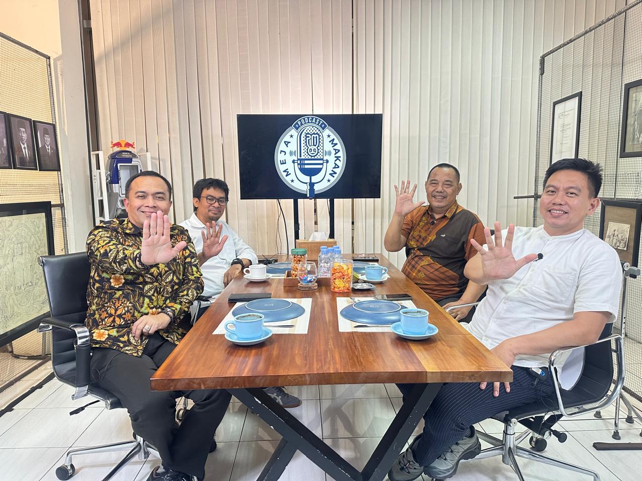 Podcast Meja Makan JSC